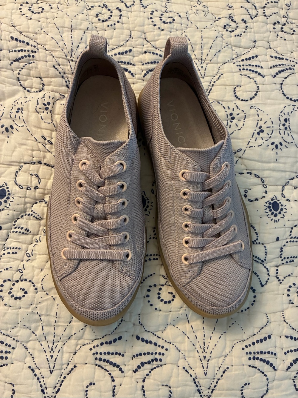 Vionic Women's Sneakers in Light Mauve - size 5